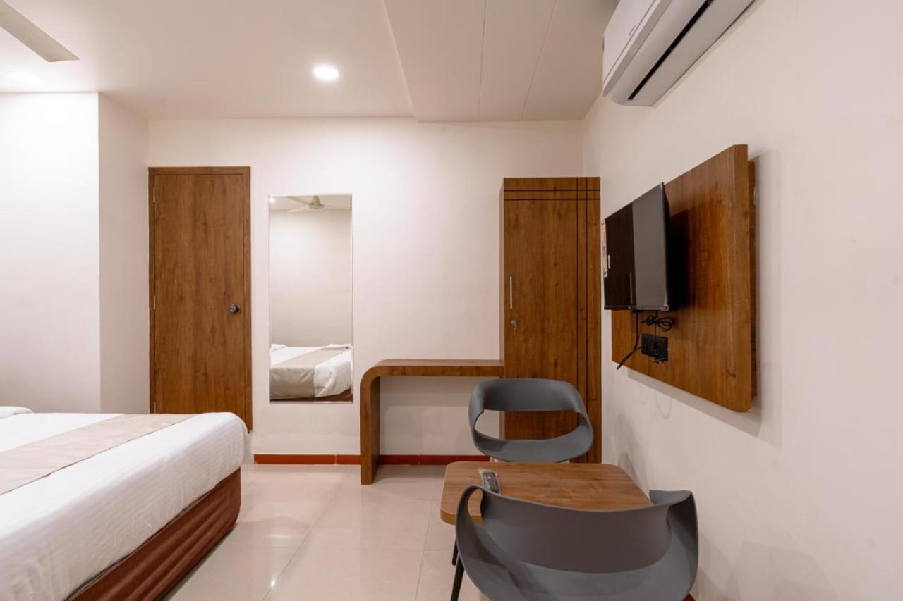 Hotel Silver Tree ラージコート エクステリア 写真